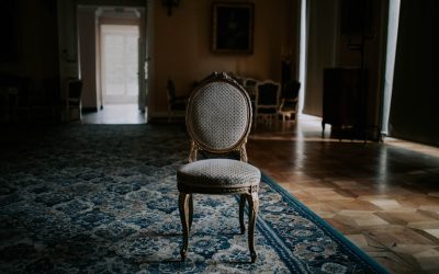 Abdominais na Cadeira: Rotina Essencial para o Escritório