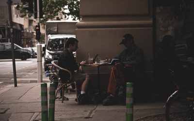 Aprimore Suas Relações: Dicas Essenciais para Melhorar Habilidades Sociais em 2025