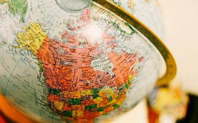 Dominando a Arte das Saudações e da Etiqueta Cultural em um Mundo Conectado