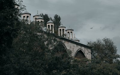 Desvendando os Segredos da Compatibilidade Astrológica em 2025: Um Guia para Conexões Mais Profundas