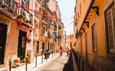 Dominando o Swing Trading: Uma Estratégia Lucrativa para o Mercado Volátil de 2025