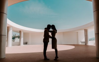 Compatibilidade Astrológica na Era Digital: Amor e Conexões em 2026