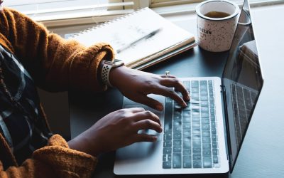 Dominando o Mundo Digital: Guia Completo para se Tornar um Influenciador de Sucesso em 2026 no YouTube, Instagram, TikTok e Facebook