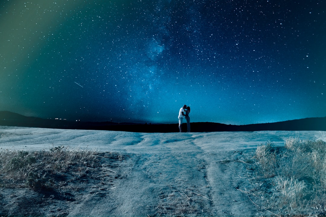 astrologia-e-amor-como-a-compatibilidade-dos-signos-modela-os-relacionamentos-modernos-1783297341991