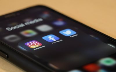 Como se Tornar um Influenciador de Sucesso em 2026: Guia Completo para YouTube, Instagram, TikTok e Facebook