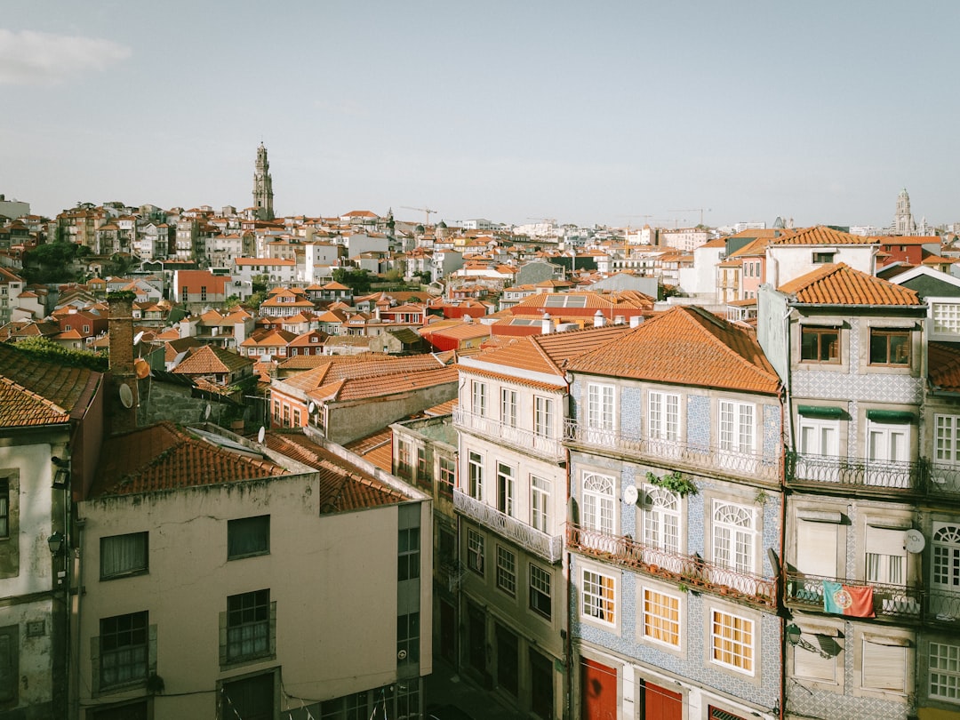desvendando-a-estrat-gia-de-venda-coberta-de-op-es-uma-forma-inteligente-de-gerar-rendimento-no-mercado-financeiro-portugu-s-1784474528238