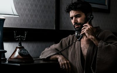 Estratégia de Opções de Venda Coberta: Gerando Renda em Mercados Voláteis